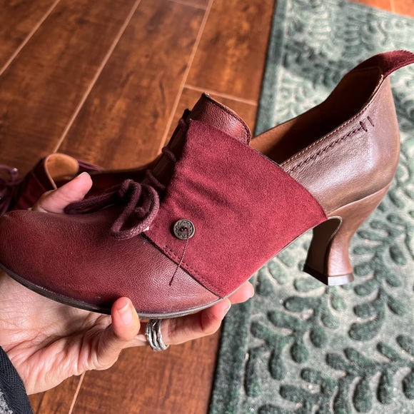 • MOVING LAST CHANCE 7/31/2024 • GoldButton Brako leather suede ankle booties 37 - Picture 5 of 6